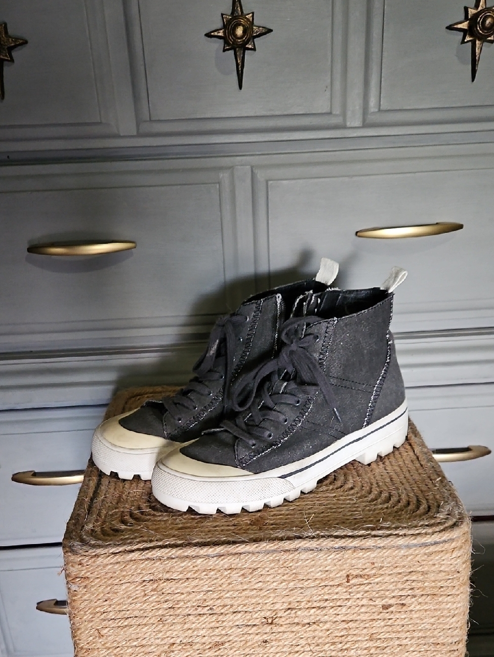 Women's High-Top Canvas Sneakers in Charcoal Gray
